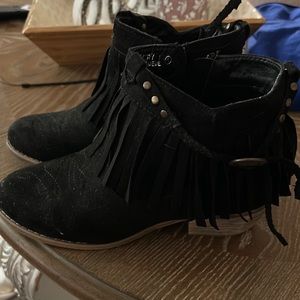 Black ankle boots with fringe